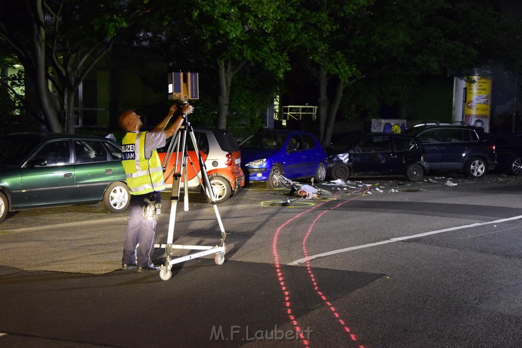 Schwerer VU PKW Rad Koeln Deutz Giessenerstr Betzdorferstr P041.JPG - Miklos Laubert